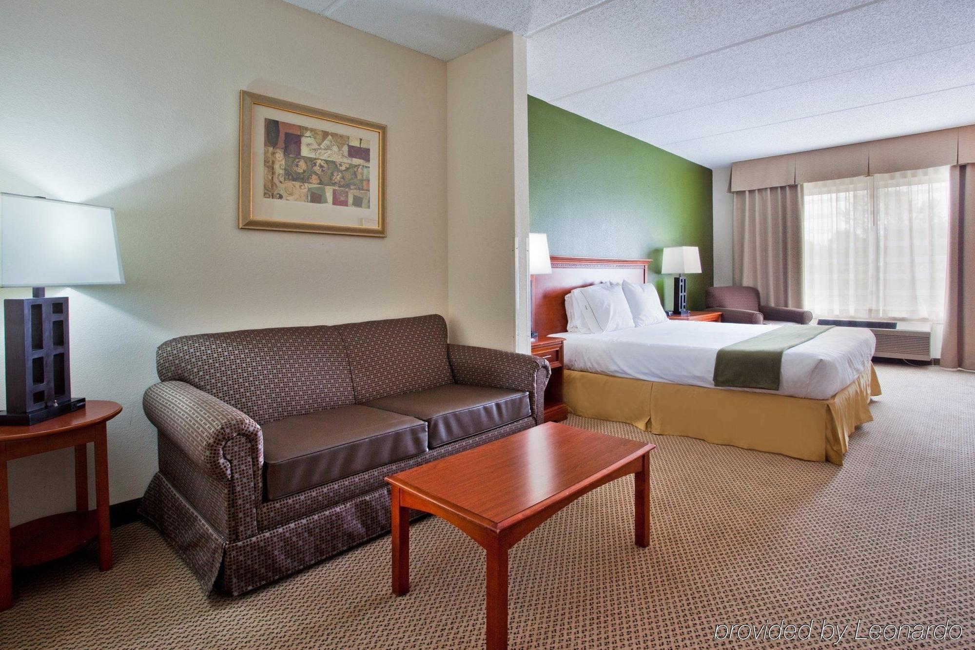 Holiday Inn Express Hotel & Suites Dublin By Ihg Exterior foto